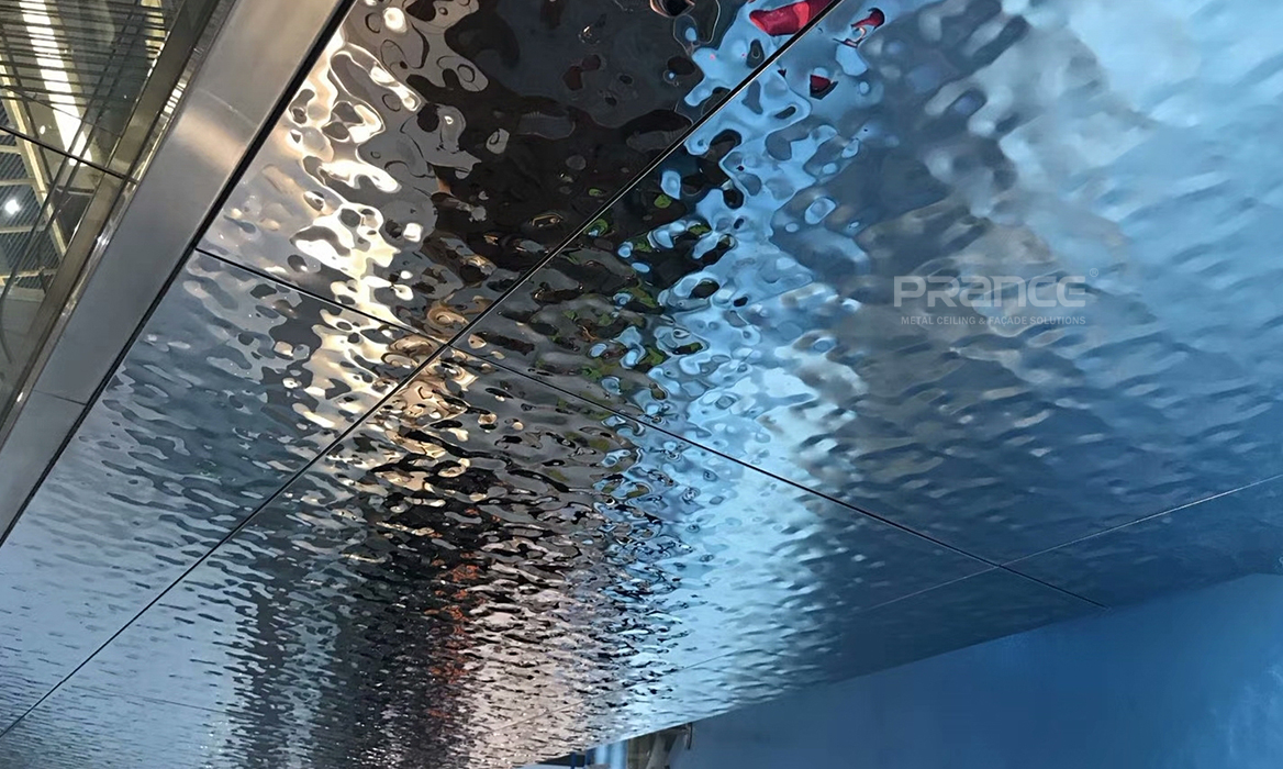 Dalles de plafond décoratives