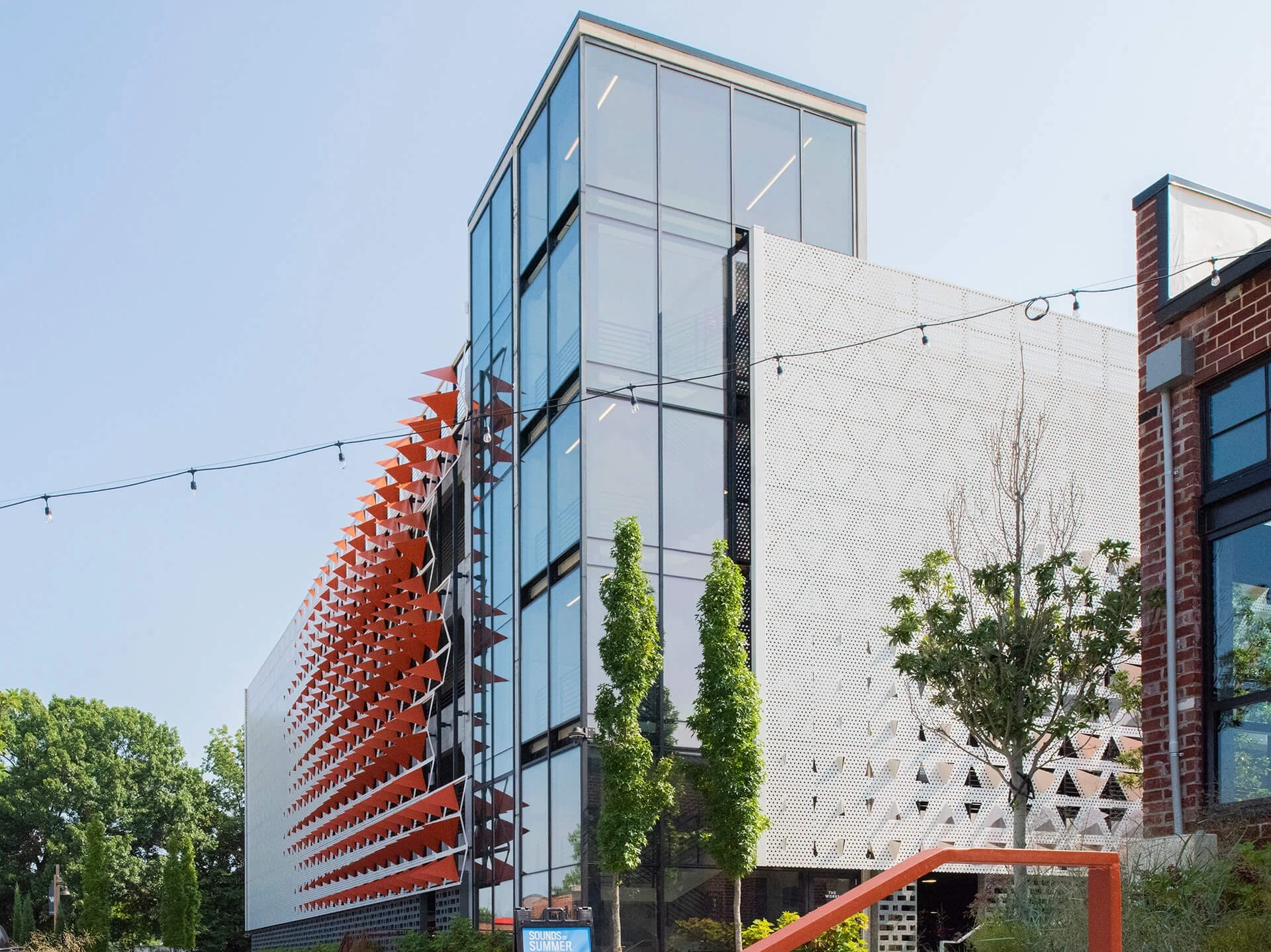 Painel de alumínio vs. painel composto: seu guia definitivo para decisão de  fachada, image size:1920x1438