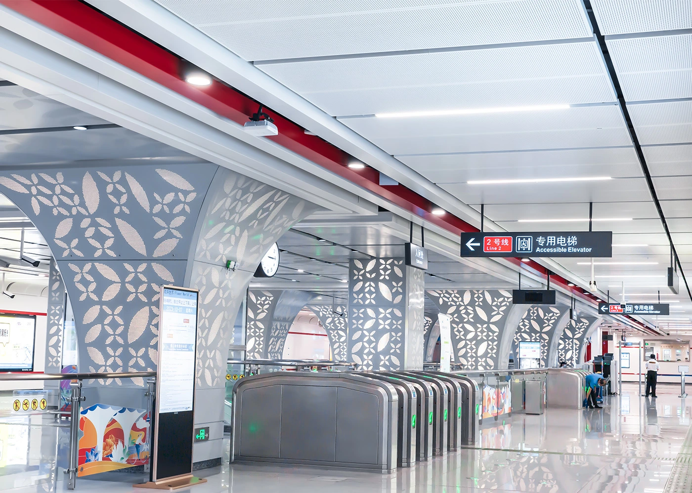 中国佛山地铁2号线花世界定制装饰天花板和墙面系统项目1
