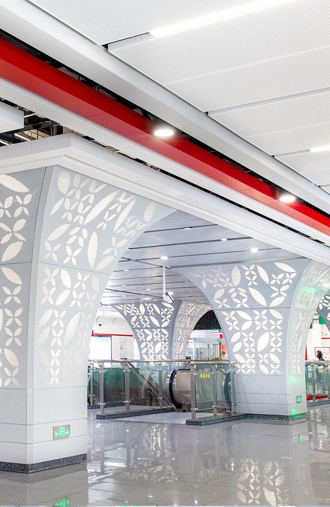 中国佛山地铁2号线花世界定制装饰天花板和墙面系统项目2