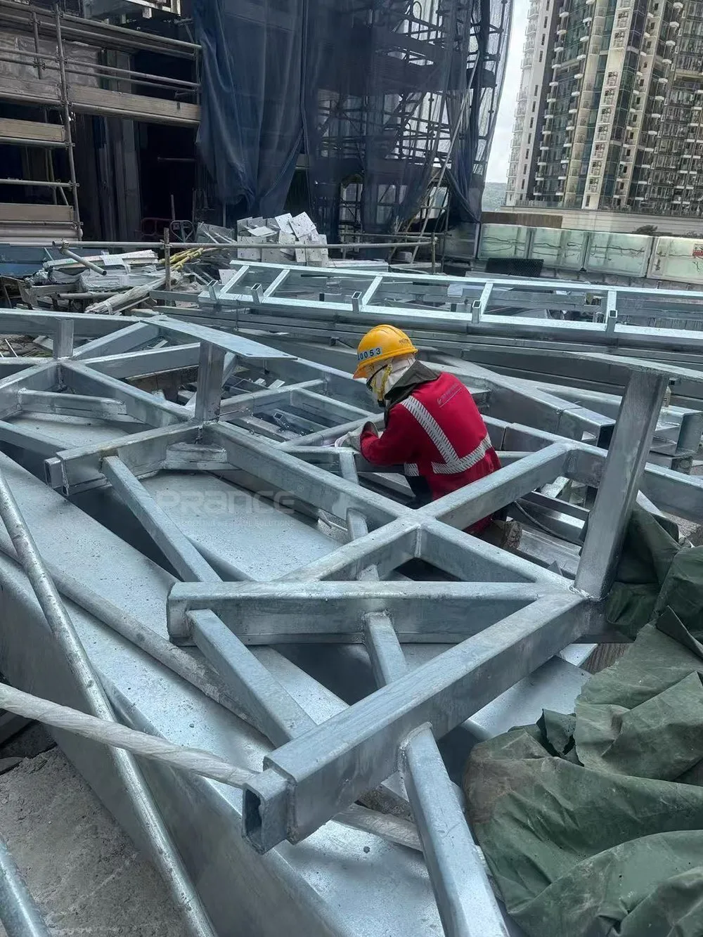 香港人行天桥安装工程在 PRANCE 模块化系统的助力下进展顺利 7