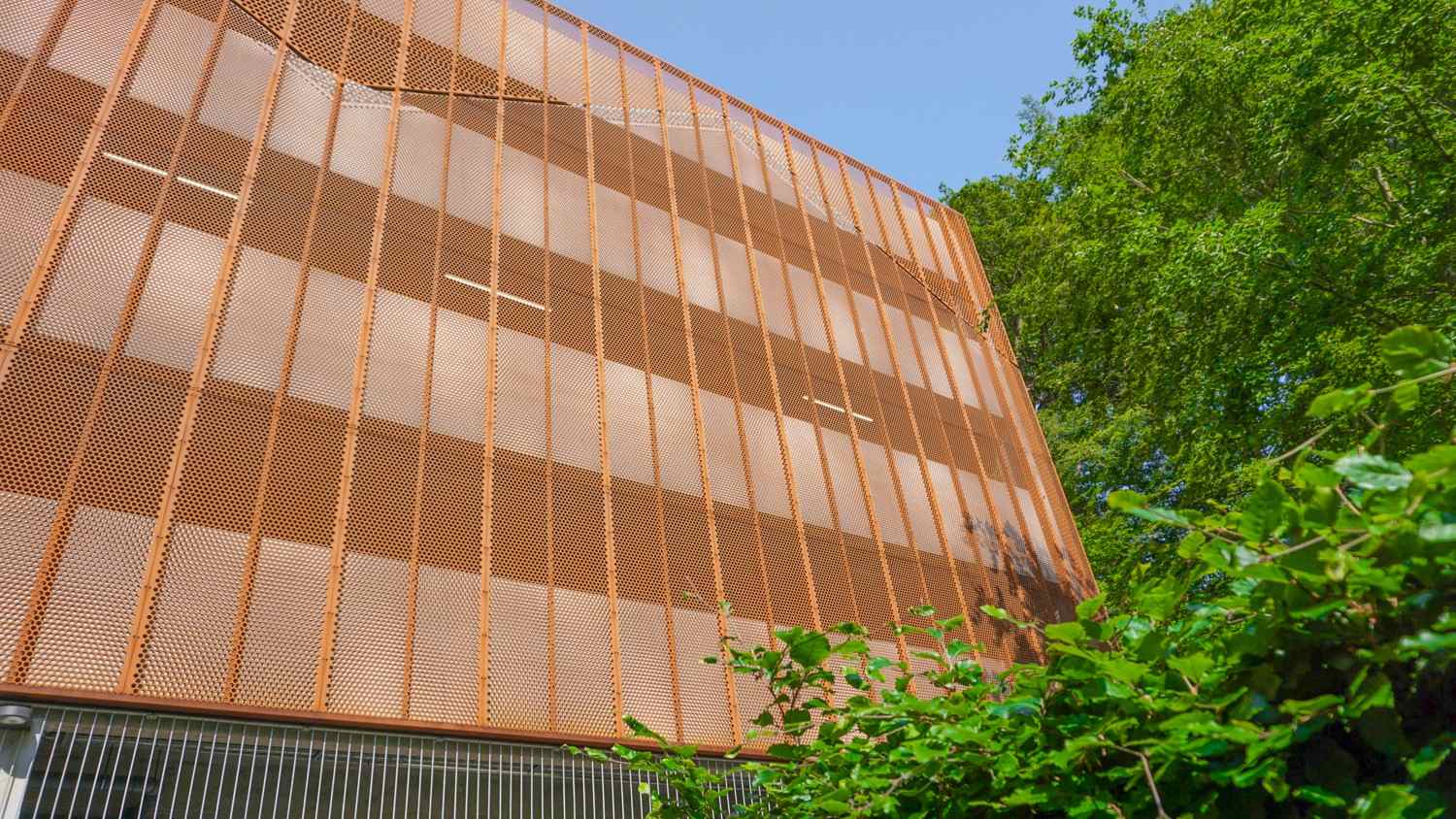 Facade Cladding: Key Decisions That Affect ROI and Aesthetics